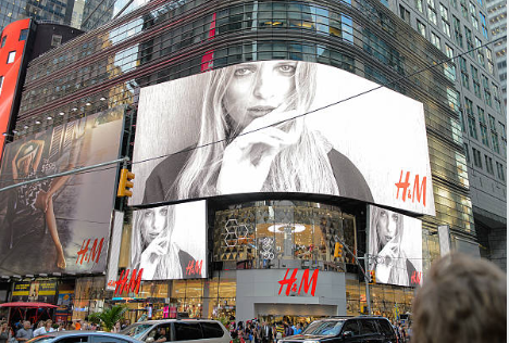 LED Display H&M New York signage